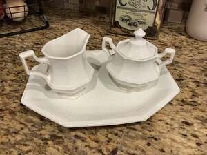 Johnson Bros Heritage Ironstone Creamer and Sugar Bowl Set with Tray